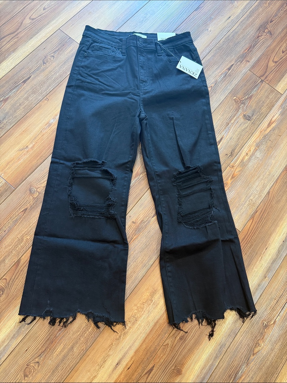 NWT Zenana distressed jeans SZ L